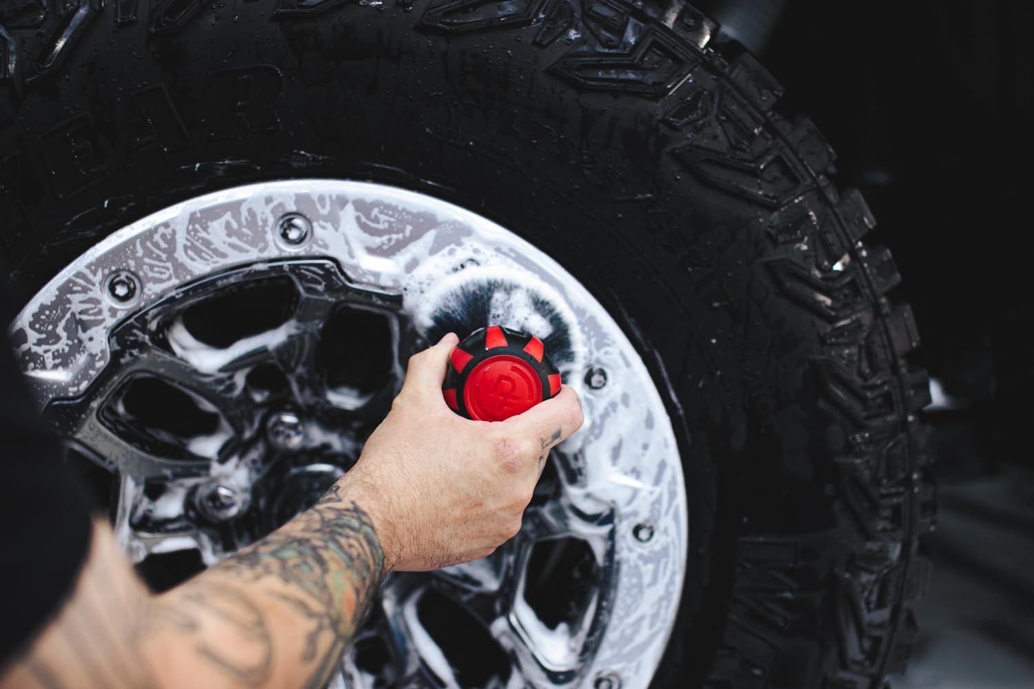 Detail Factory - Curveball XL Synthetic Brush - Ultra Soft Bristles, Comes with Storage Rack, Covers Large Area Inside or Outside Vehicles - Red - Image 7