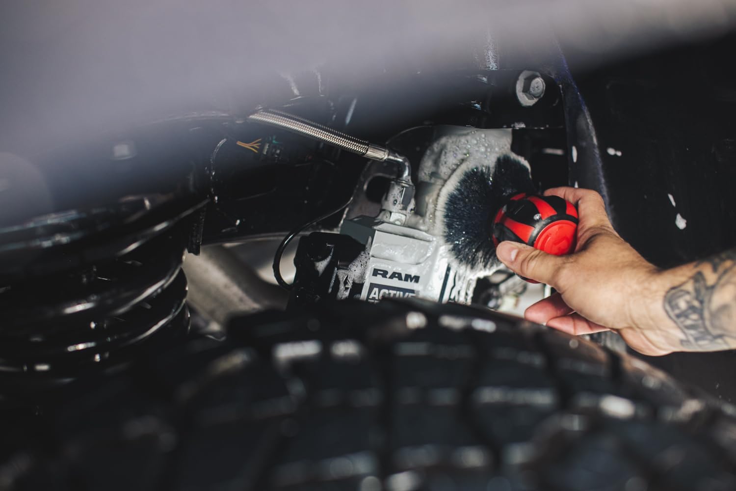 Detail Factory - Curveball XL Synthetic Brush - Ultra Soft Bristles, Comes with Storage Rack, Covers Large Area Inside or Outside Vehicles - Red - Image 8