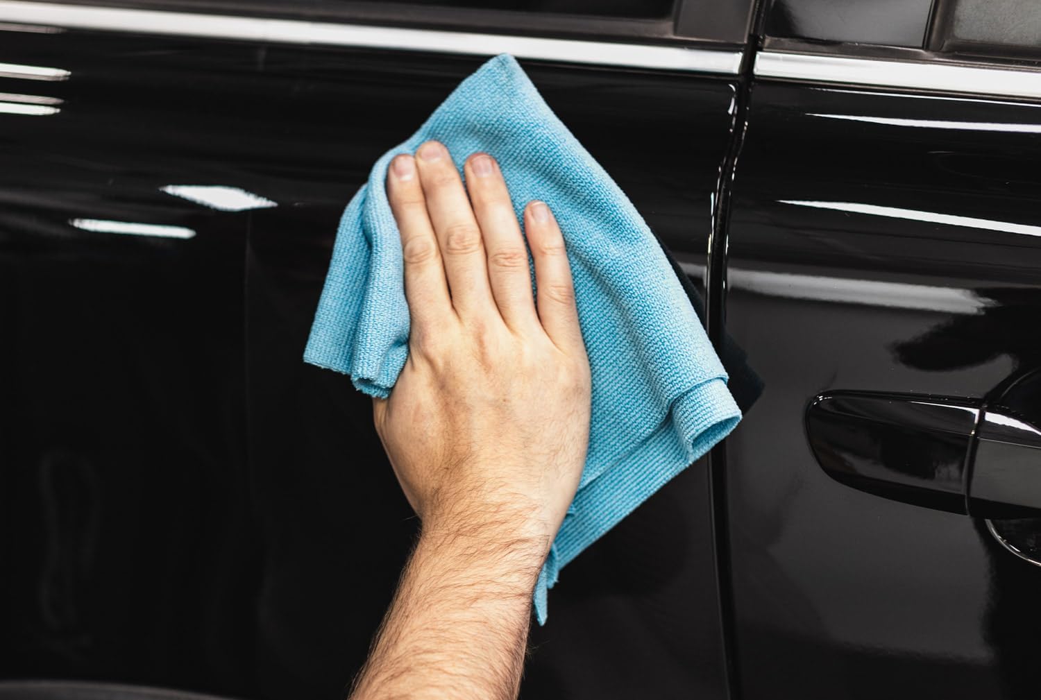 Koch-Chemie Micro Cut & Finish Polishing Compound with Carnauba Wax - Permanent Removal of Holograms, Fine Scratches & Sanding Marks; Long Term Sealing; Non-Fugitive Silicones (250 milliliters) - Image 5