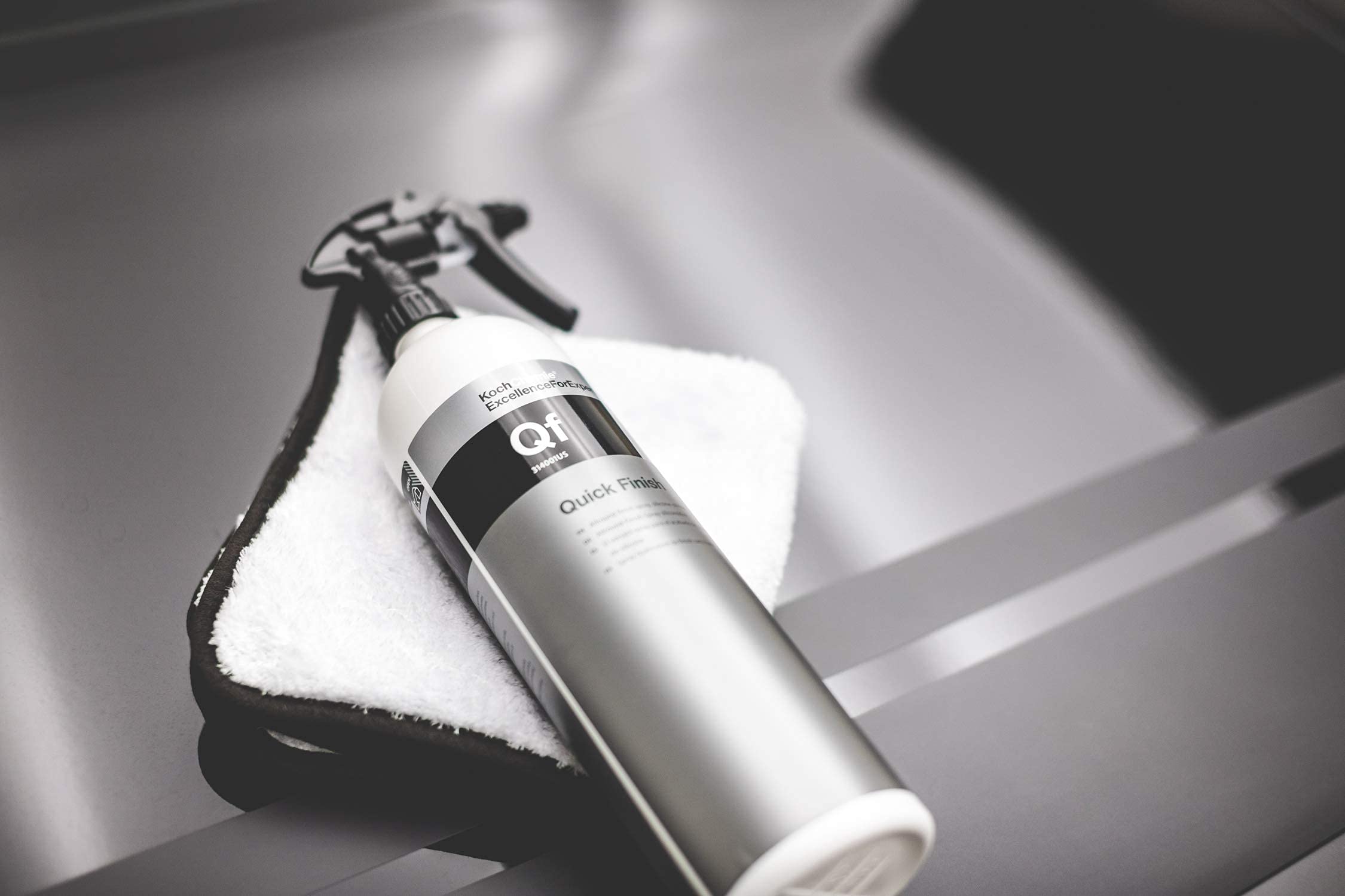 KOCHCHEMIE Quick Finish Allround Finish Spray - Silicone-Oil-Free; Cleans, Cares, & Seals Smooth and Painted Surfaces; Safe on Existing Polishes and Waxes; Great for Showroom Exhibitions (1 Liter) - Image 5